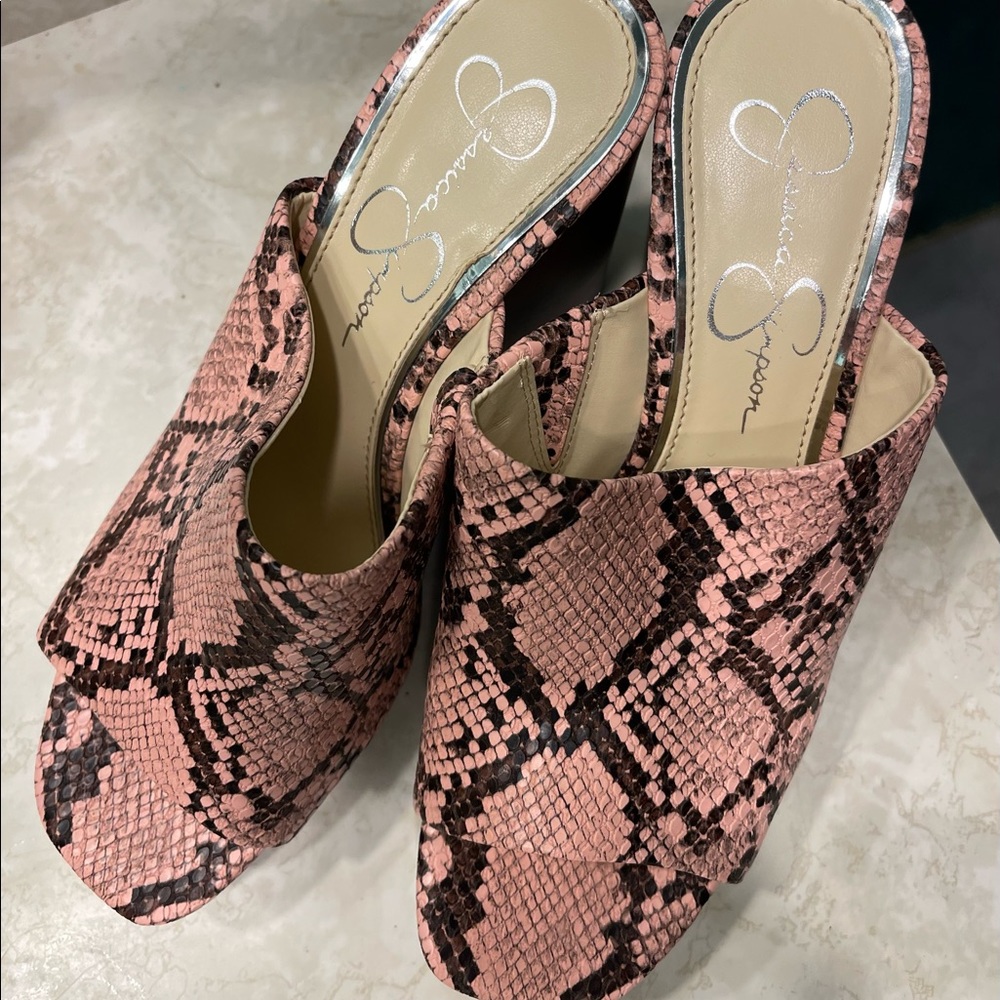 Jessica Simpson~Size 8~Never Worn